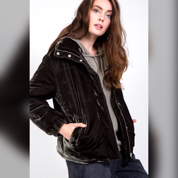 BEST! ❤️🌈Olive Puffer Velvet Jacket ! Beautiful - Picture 5 of 6